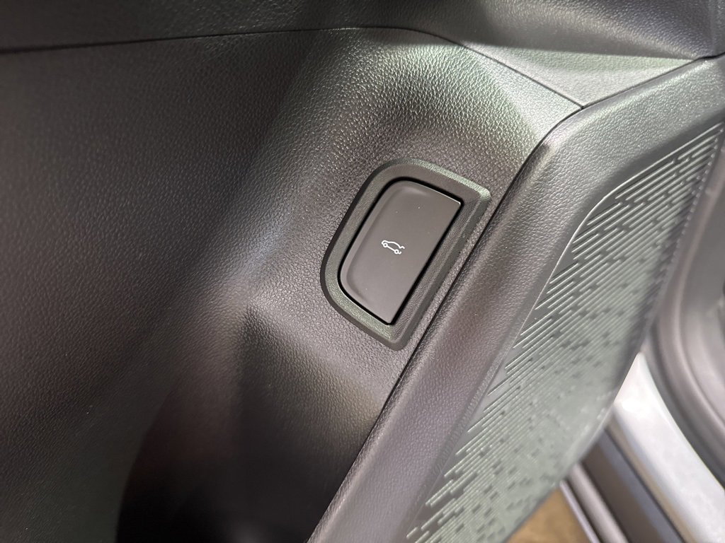 New 2026 GMC Terrain Denali w/ LPO, Black Badging Package image 21