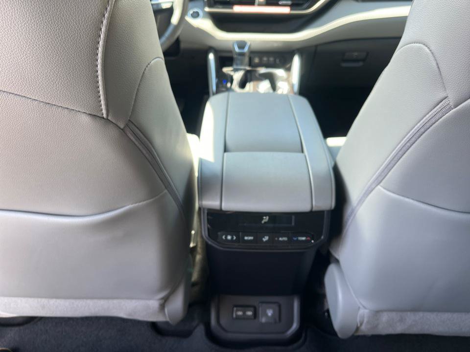 New 2026 Toyota Highlander Limited AWD/4WD image 36