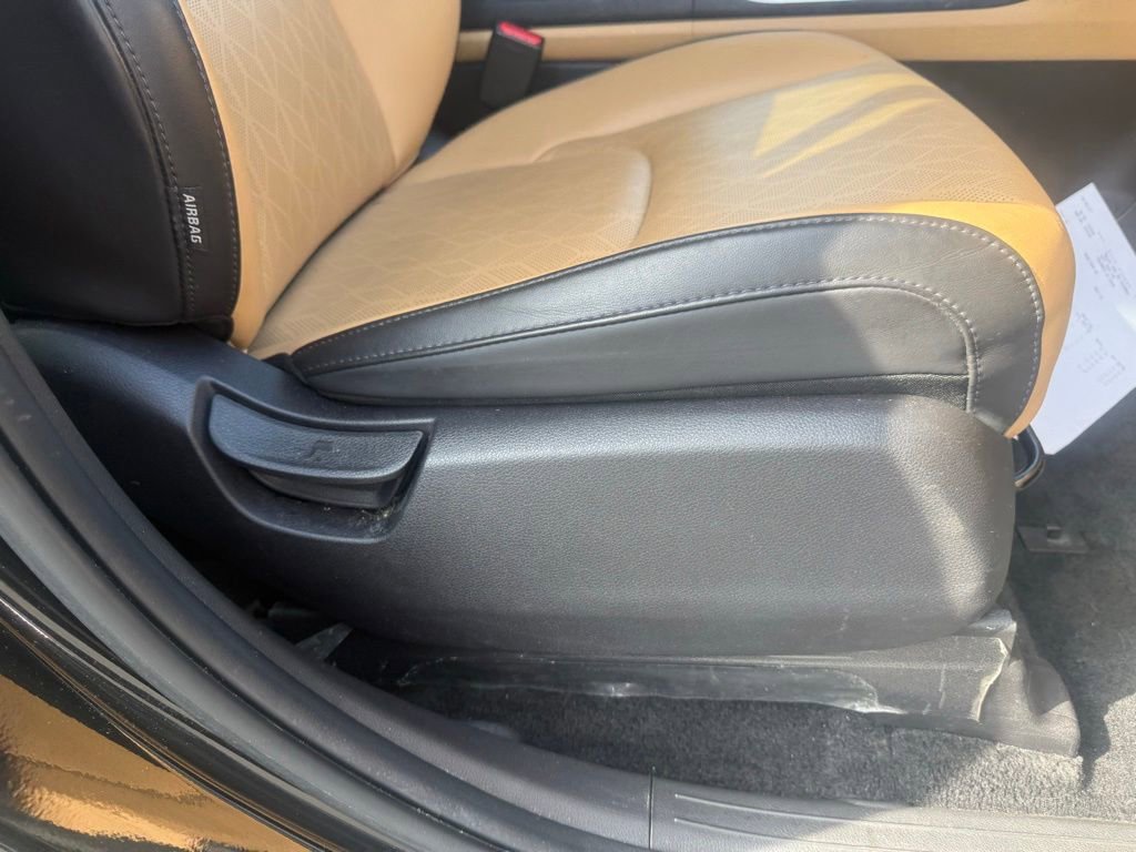 Used 2024 Kia Carnival LX FWD image 51