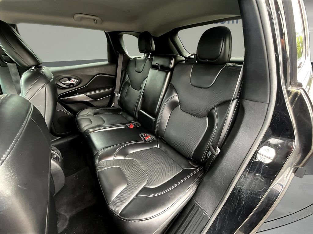 Used 2020 Jeep Cherokee Limited AWD/4WD image 25