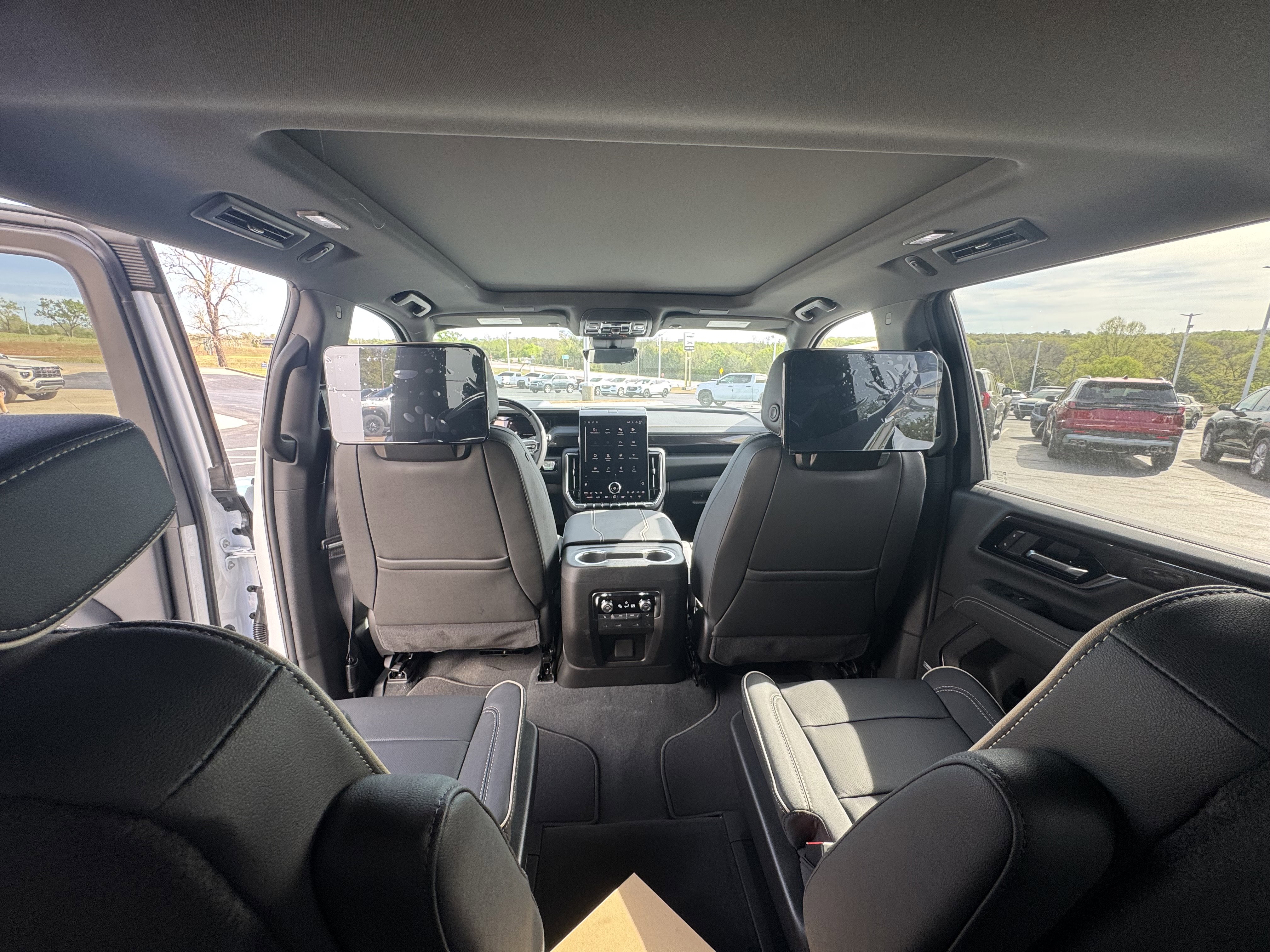 New 2026 GMC Yukon Elevation image 13