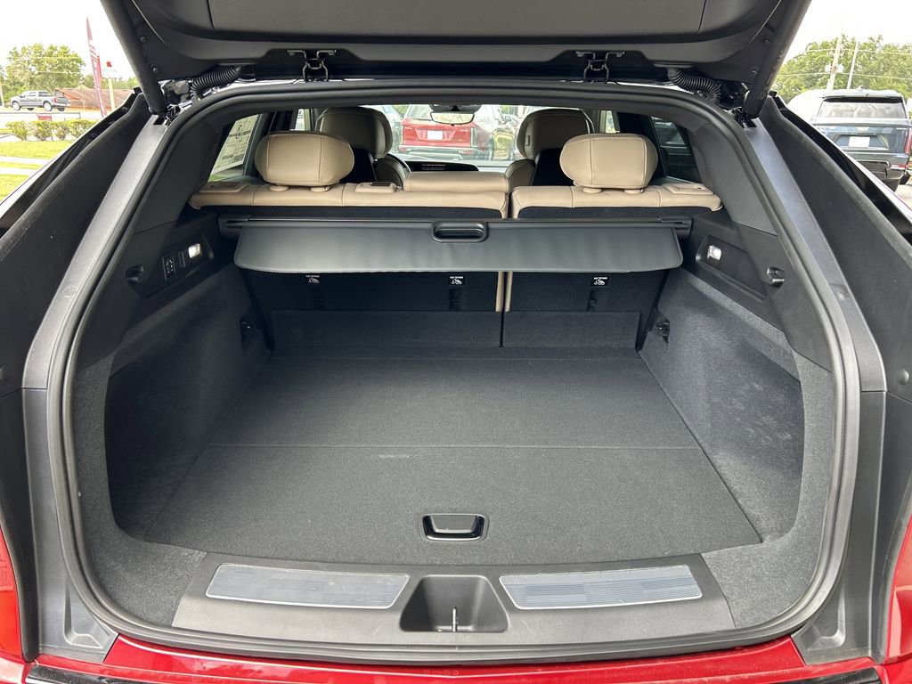 New 2026 Cadillac Lyriq V w/ Exterior Carbon Fiber Package image 10