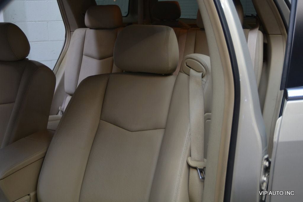 Used 2008 Cadillac SRX w/ Utility Package RWD image 13