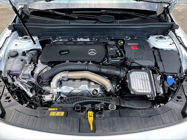 New 2026 Mercedes-Benz GLB 250 image 13