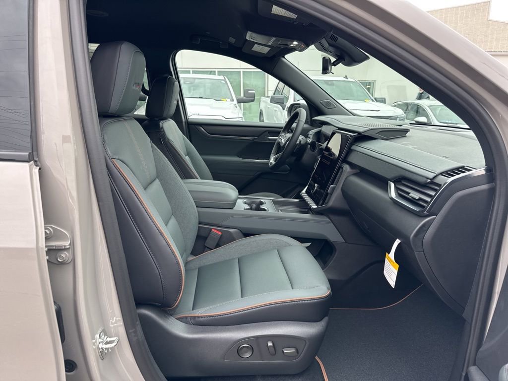 New 2026 GMC Acadia AT4 w/ Luxury Package image 22