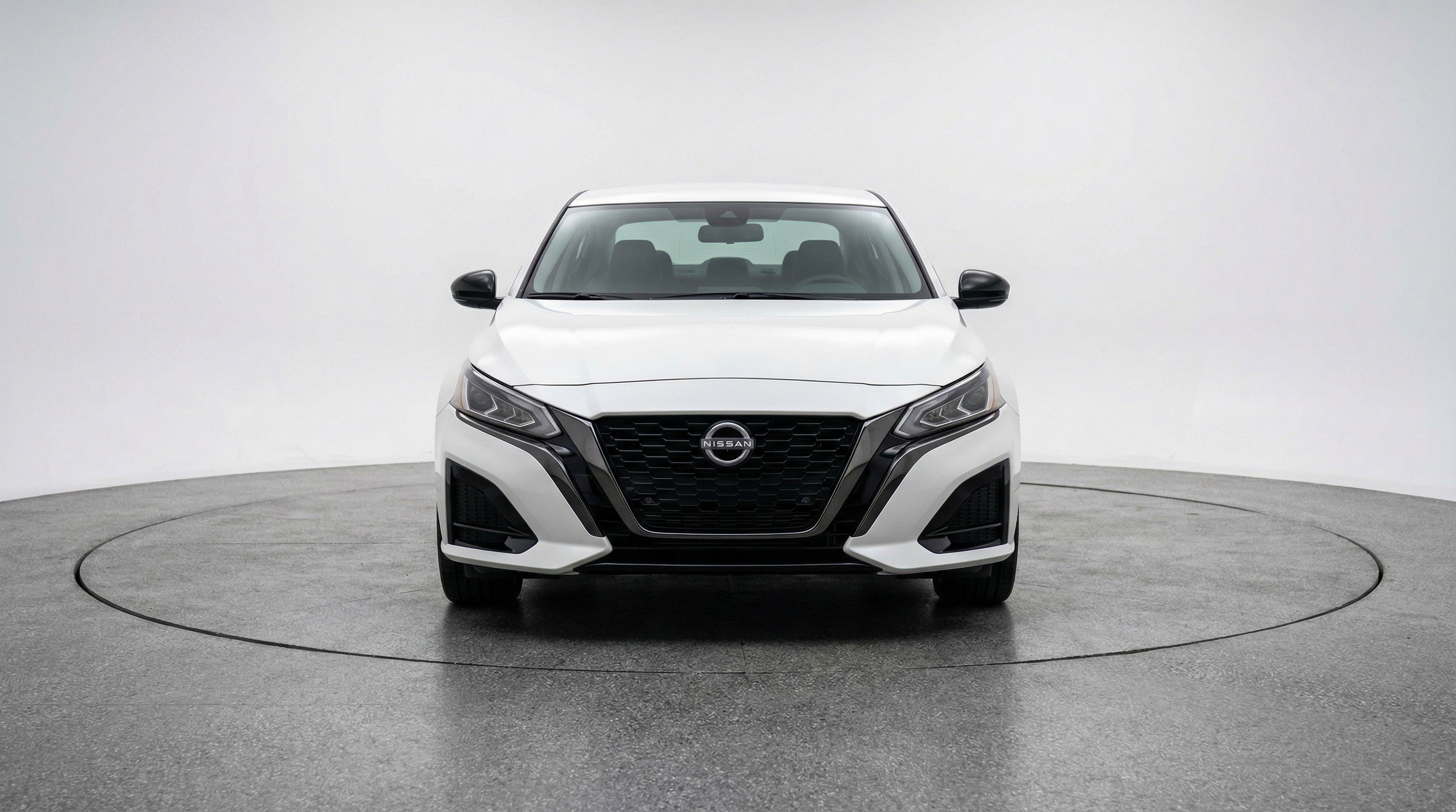 Used 2025 Nissan Altima 2.5 SV image 2