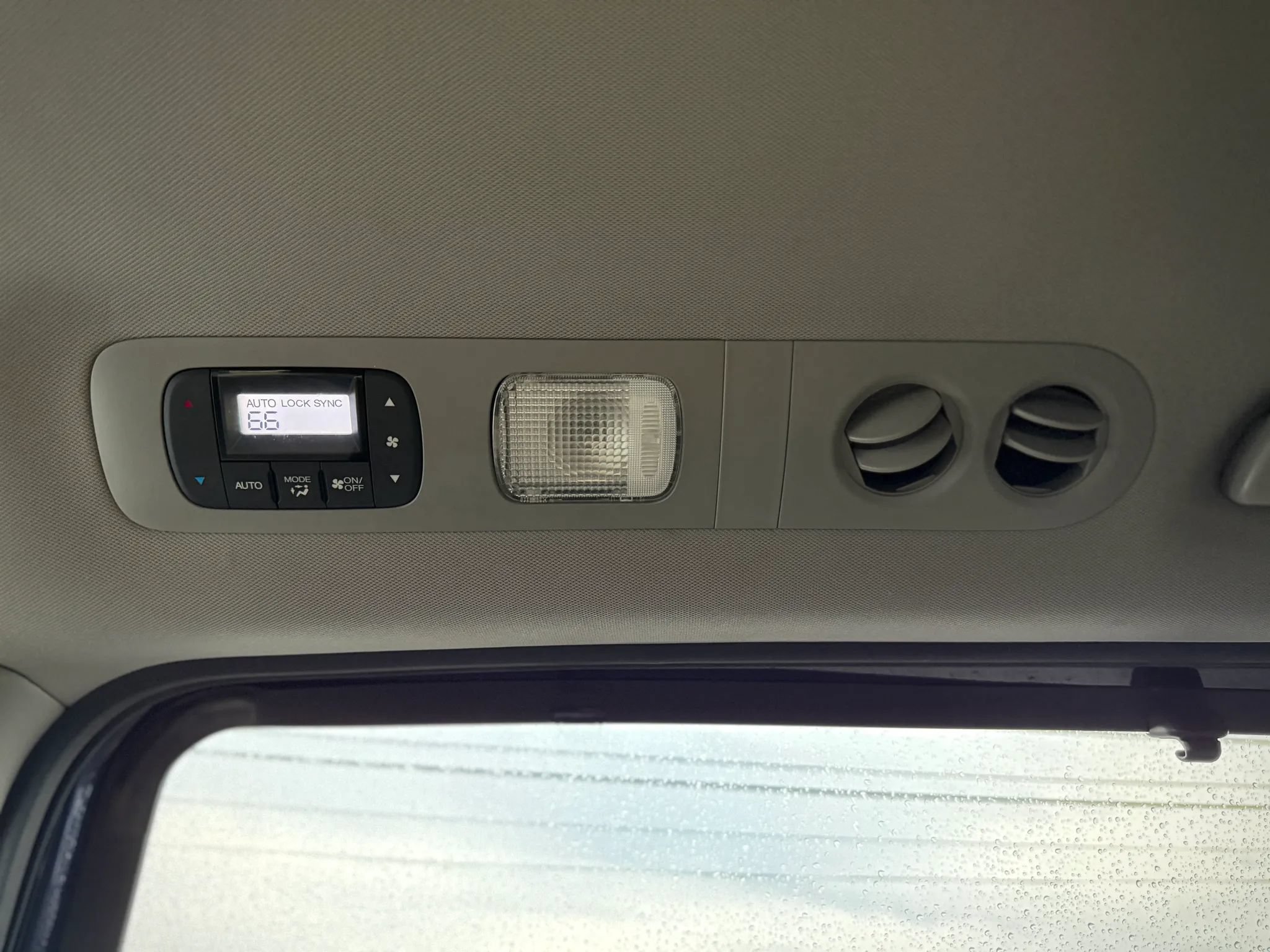 Used 2016 Honda Odyssey Touring image 18