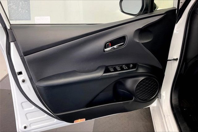 Used 2022 Toyota Prius Prime XLE FWD image 26