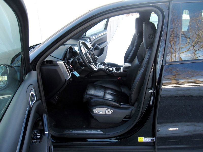 Used 2017 Porsche Cayenne Platinum Edition image 18