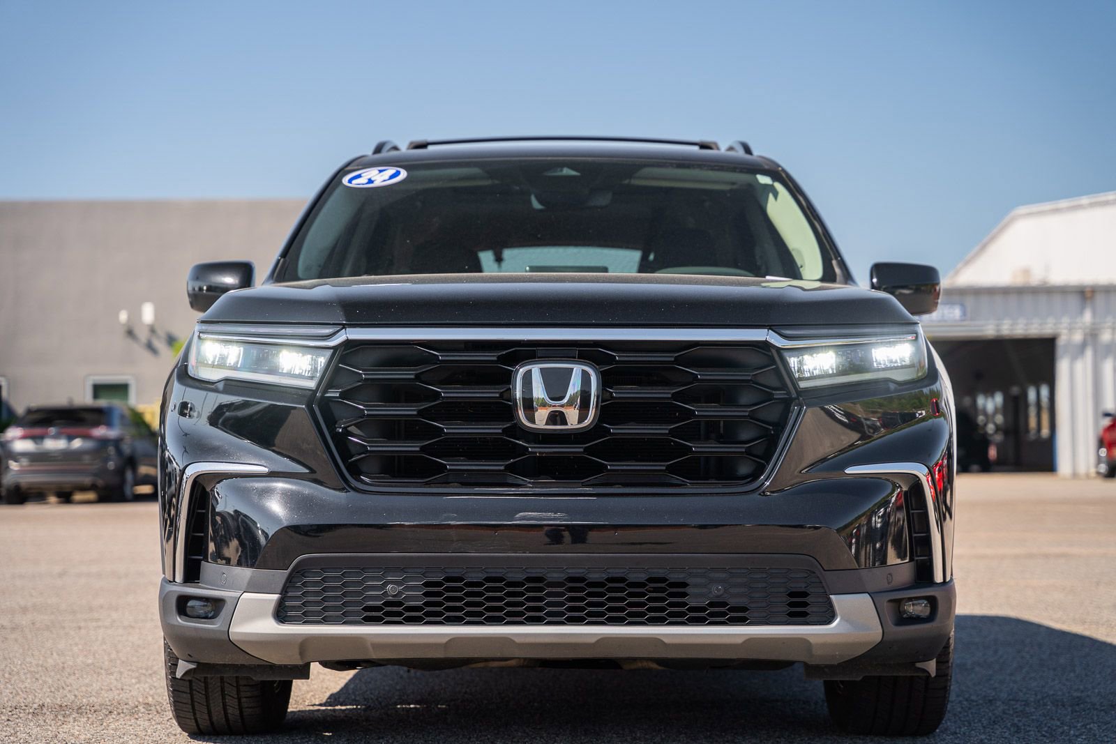 Used 2024 Honda Pilot Touring image 2