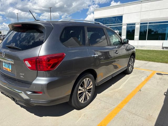 Used 2017 Nissan Pathfinder SL w/ SL Tech Package AWD/4WD image 2
