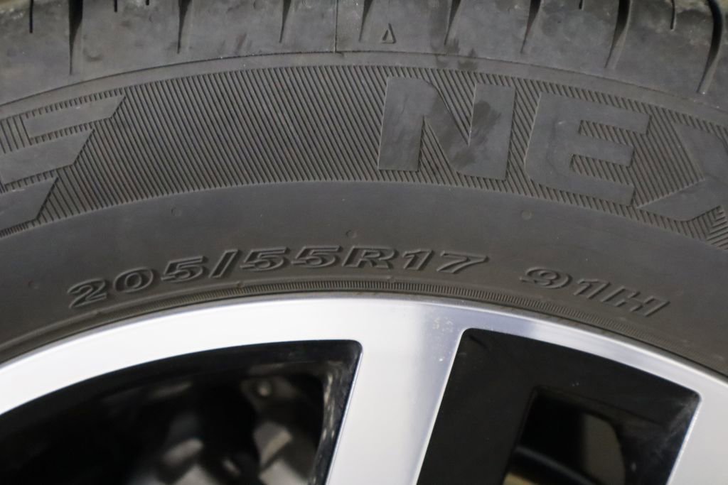 Used 2025 Volkswagen Jetta SE image 42