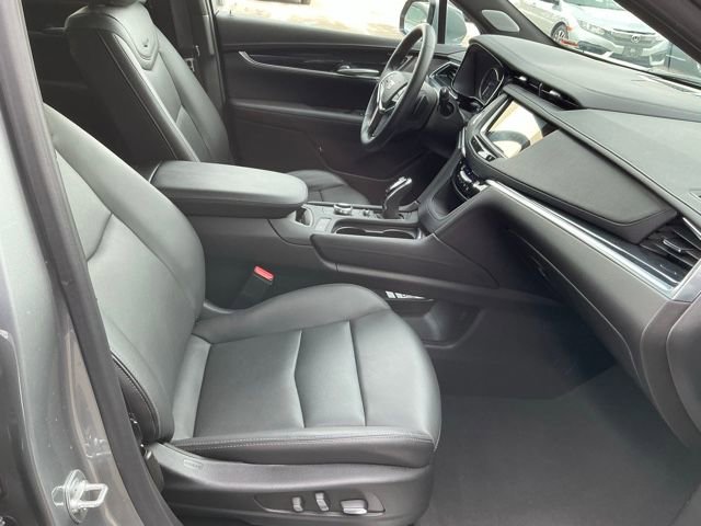 Used 2025 Cadillac XT5 Premium Luxury image 16