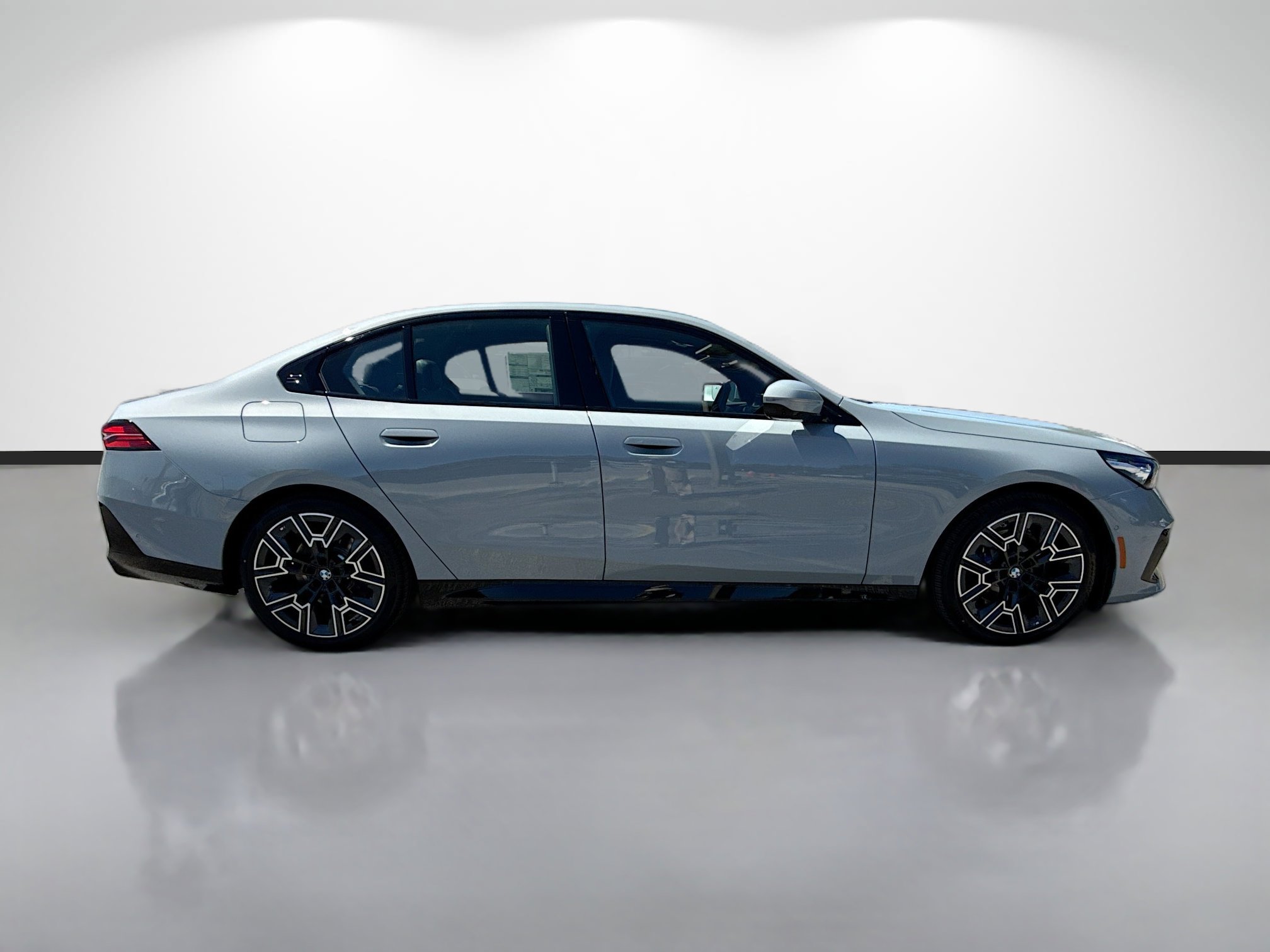 New 2027 BMW 530i w/ M Sport Package RWD image 2
