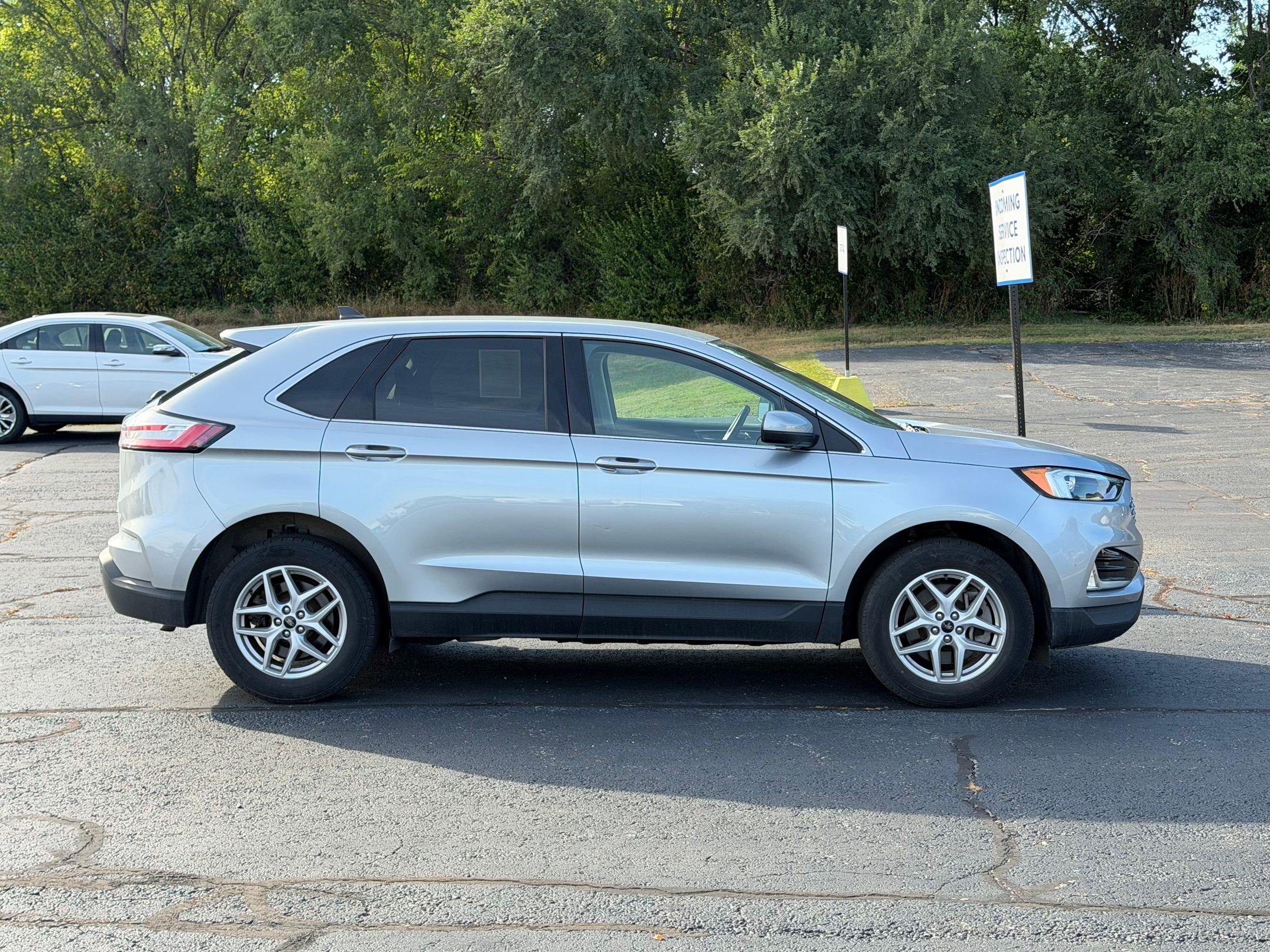 Used 2024 Ford Edge SEL w/ Convenience Package AWD/4WD image 6