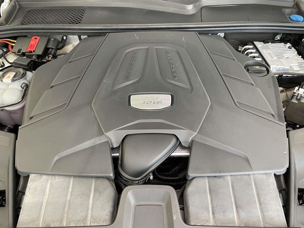 Certified 2023 Porsche Cayenne Platinum Edition AWD/4WD image 24