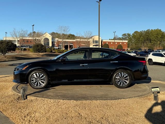 Used 2024 Nissan Altima 2.5 SV image 4