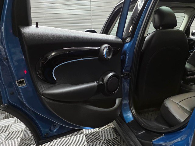 Used 2024 MINI Cooper 4-Door Hardtop FWD image 33