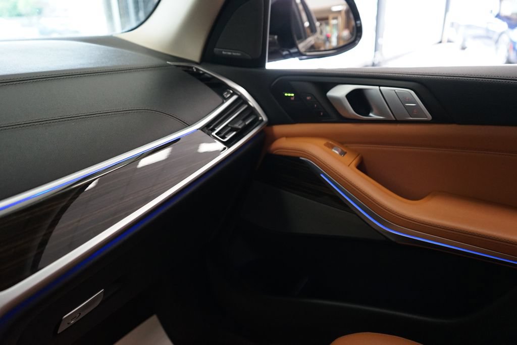 Used 2019 BMW X7 xDrive50i w/ Premium Package AWD/4WD image 49
