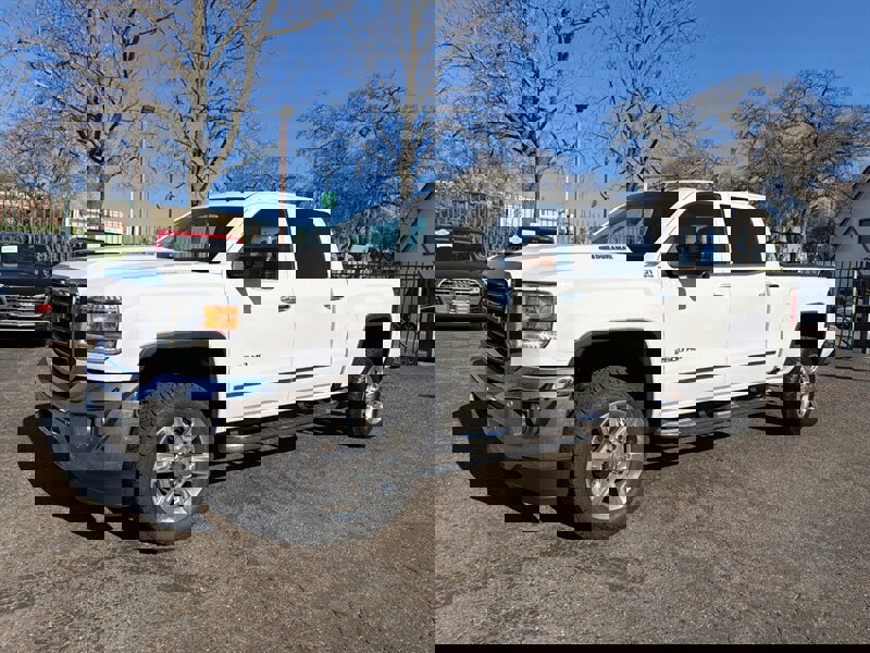 Used 2019 GMC Sierra 2500 SLT w/ Duramax Plus Package image 2