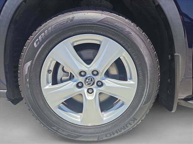 Used 2022 Toyota Highlander LE FWD image 22