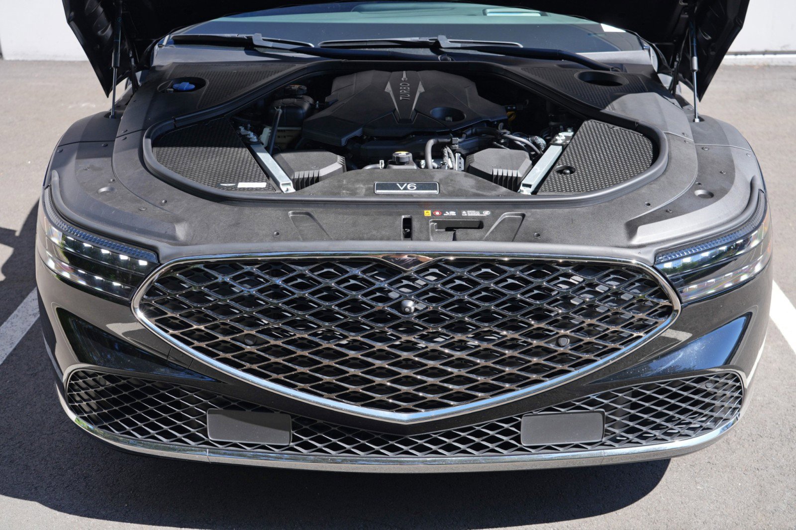Used 2024 Genesis G90 3.5T AWD/4WD image 8