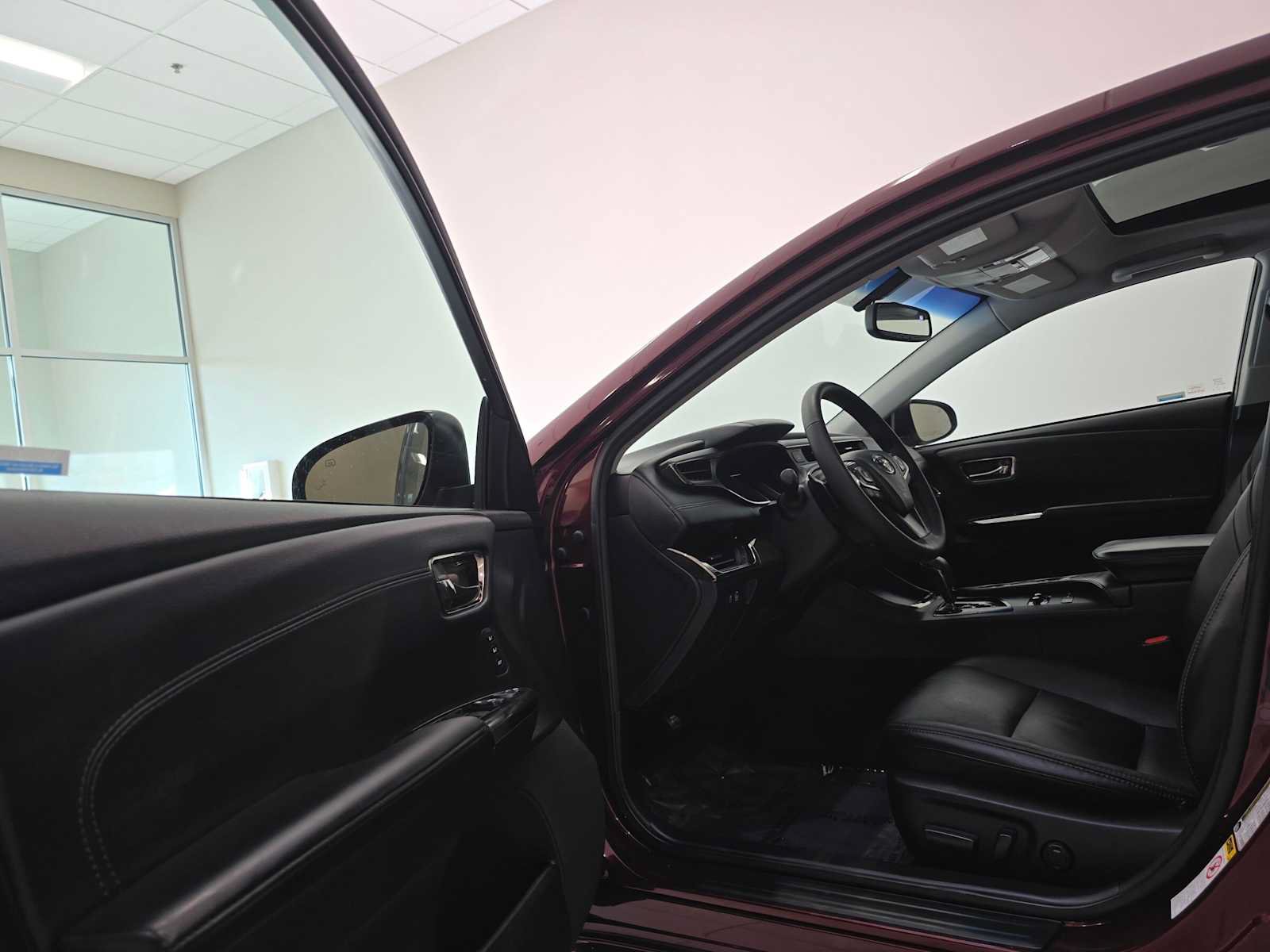 Used 2015 Toyota Avalon XLE Touring FWD image 22