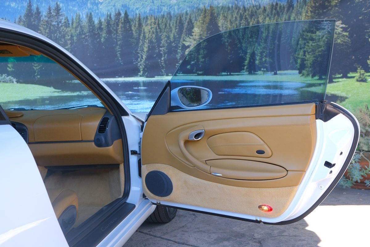 Used 1999 Porsche 911 Carrera RWD image 31