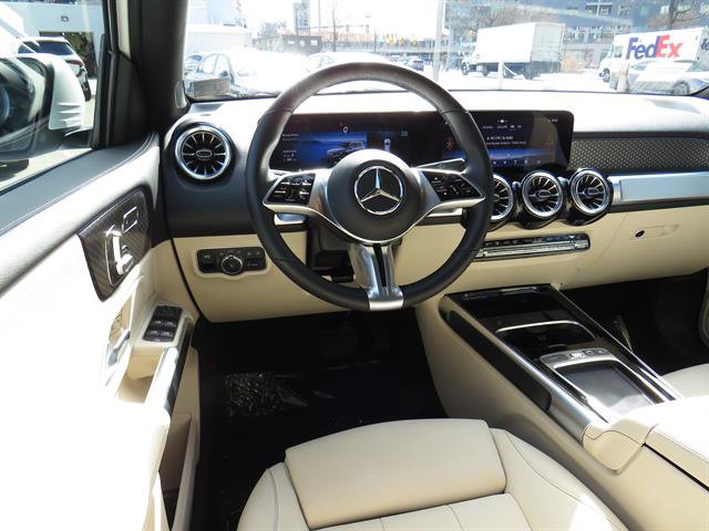 Used 2025 Mercedes-Benz GLB 250 4MATIC image 10