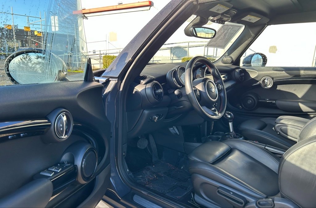 Used 2019 MINI Cooper S w/ Premium Package image 9