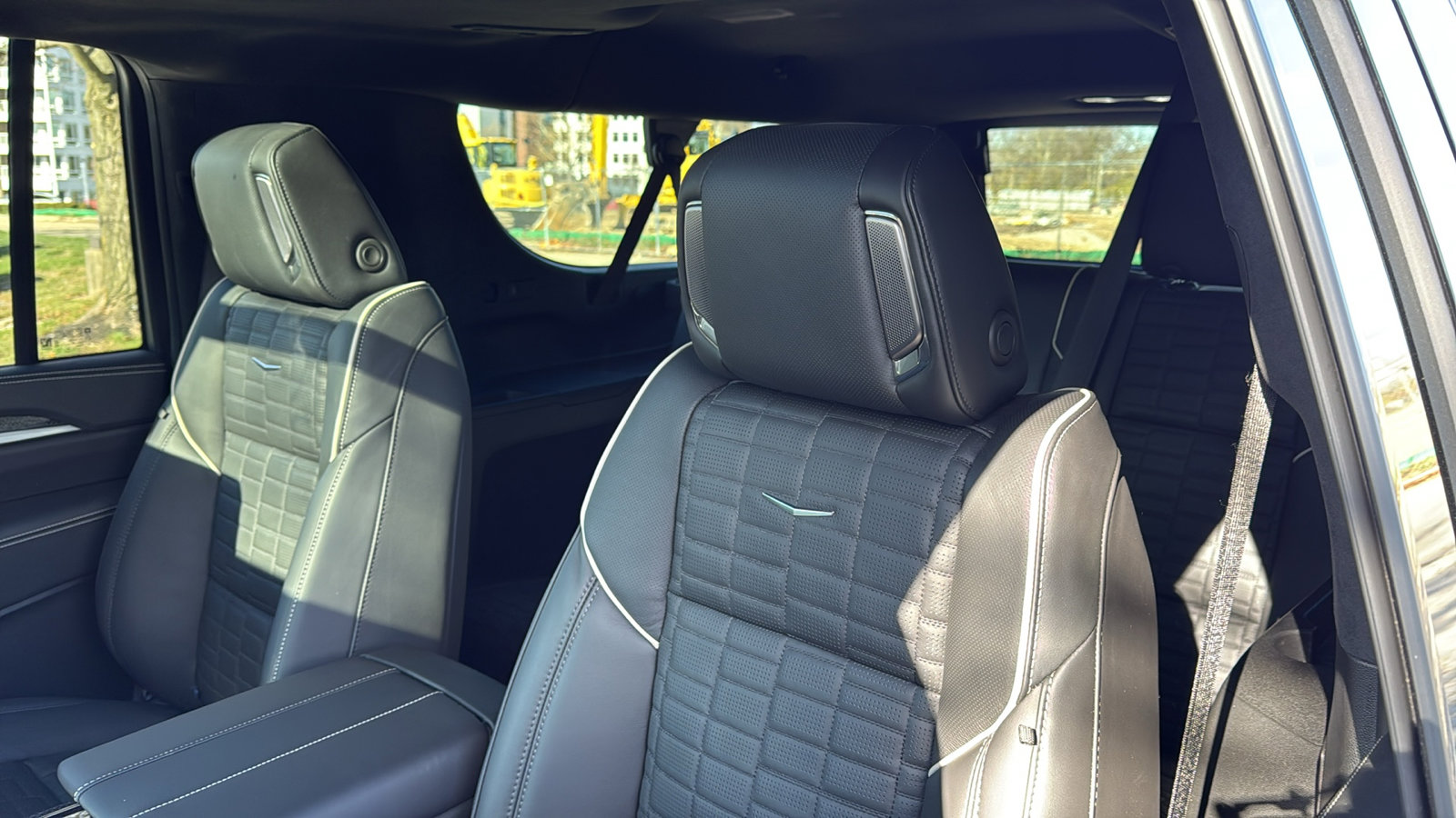 Certified 2025 Cadillac Escalade ESV V image 24