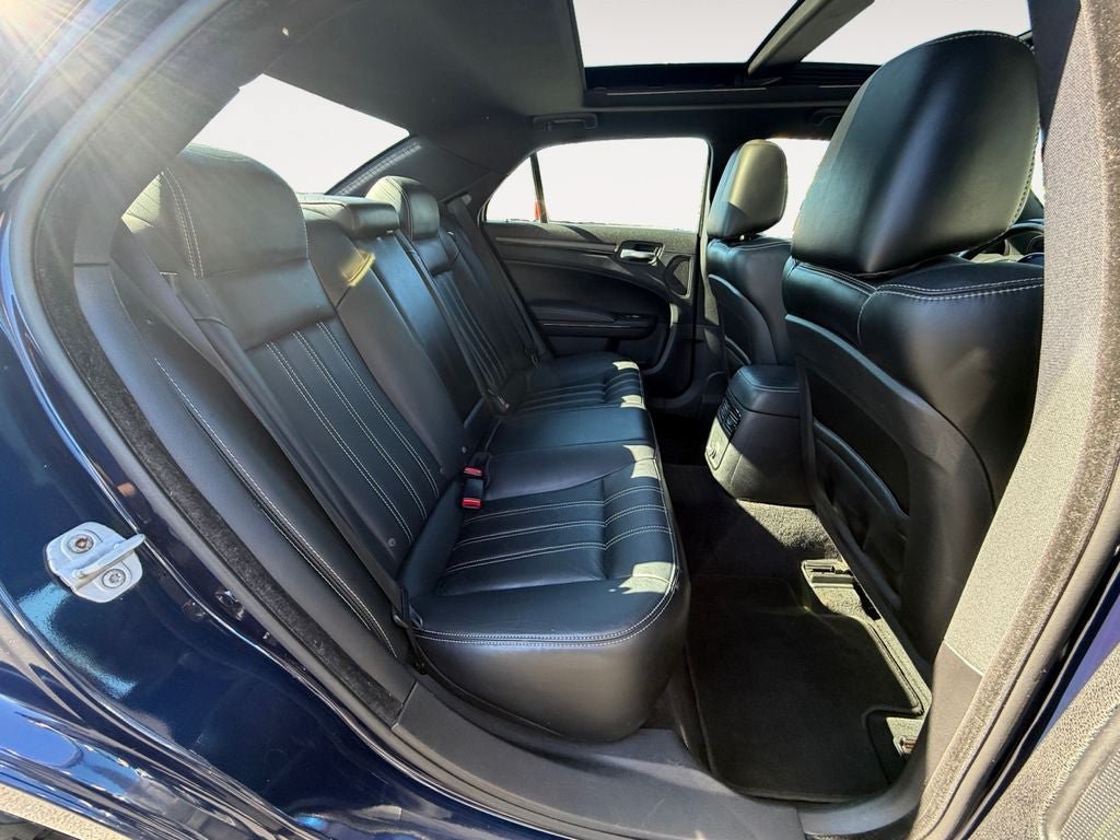 Used 2014 Chrysler 300 S RWD image 23