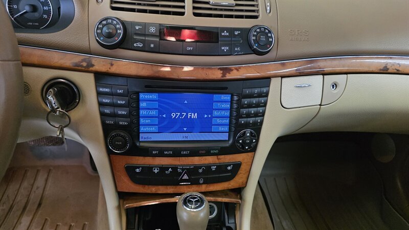 Used 2008 Mercedes-Benz E 350 4MATIC Sedan image 15