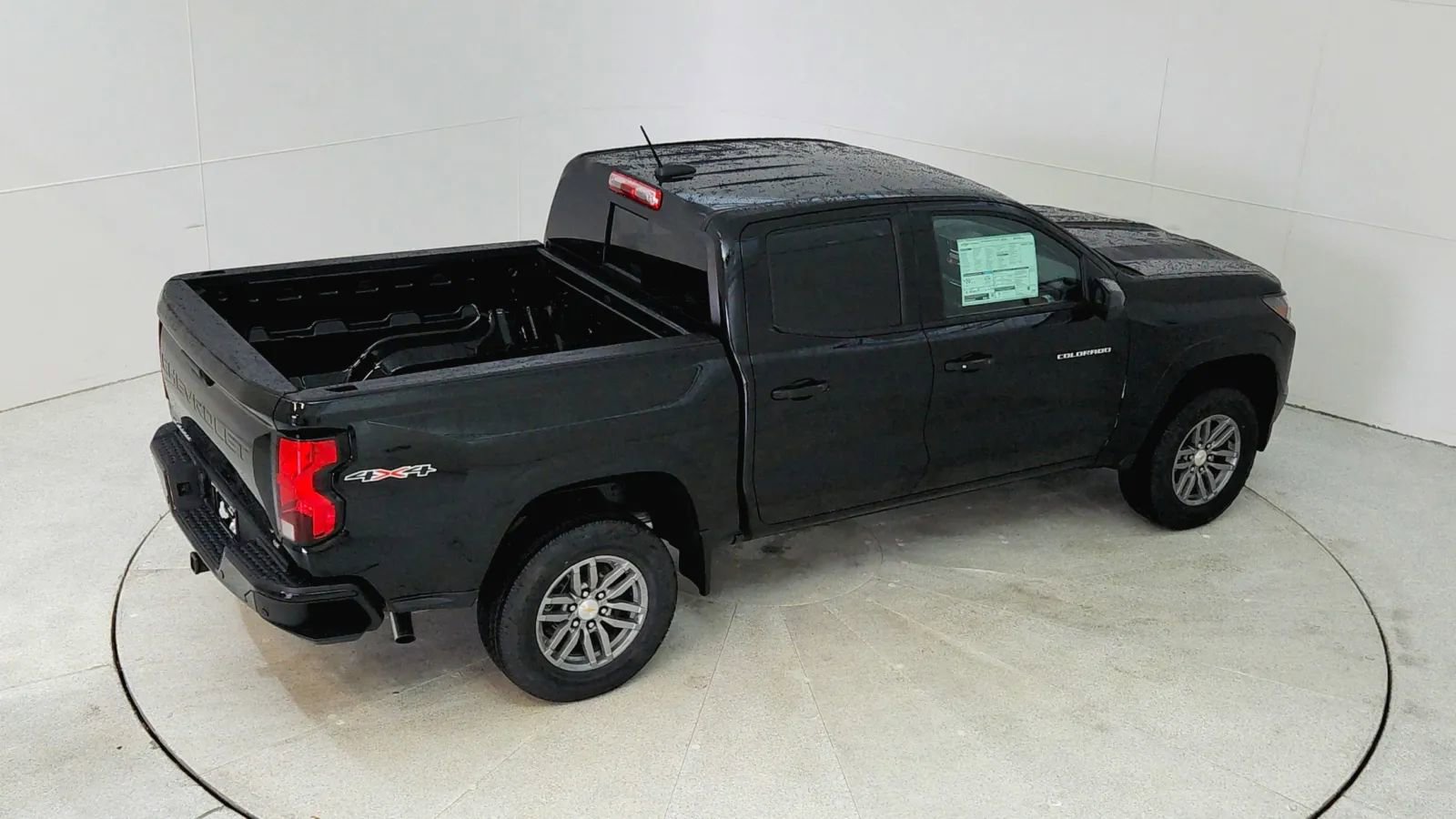 Used 2024 Chevrolet Colorado LT w/ LT Convenience Package image 19