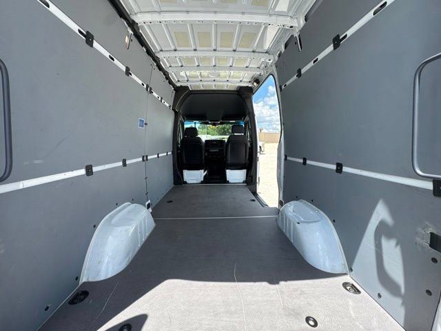 Used 2025 Mercedes-Benz Sprinter 2500 image 12