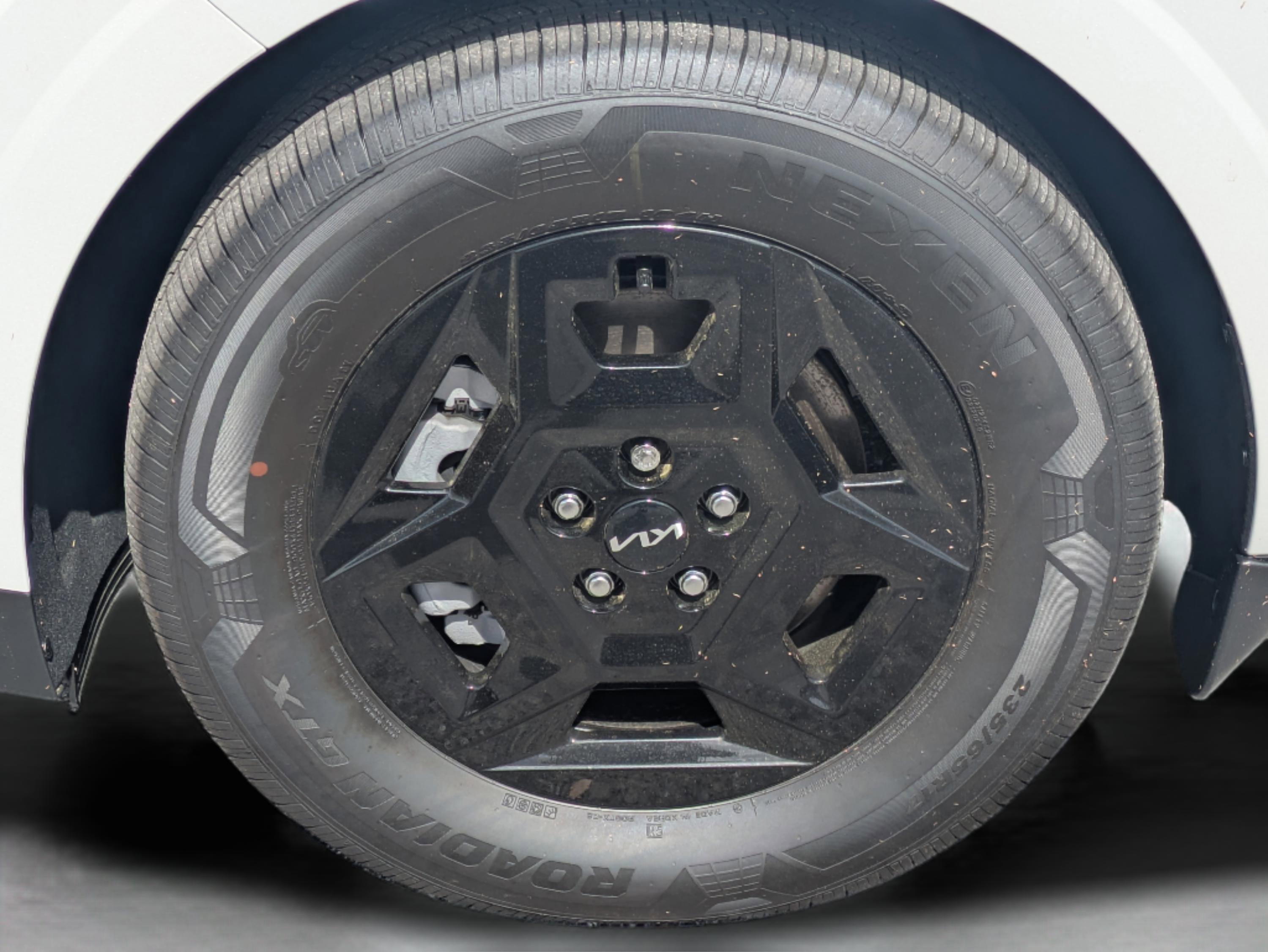 New 2026 Kia Carnival LX image 13