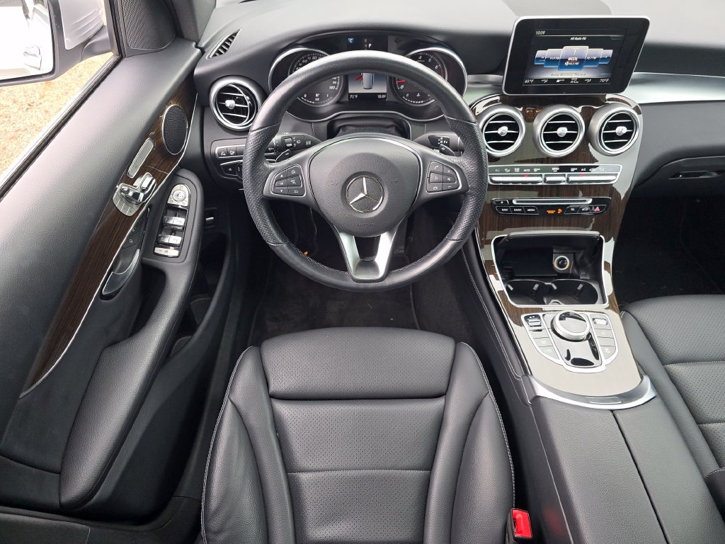 Used 2019 Mercedes-Benz GLC 300 4MATIC image 23