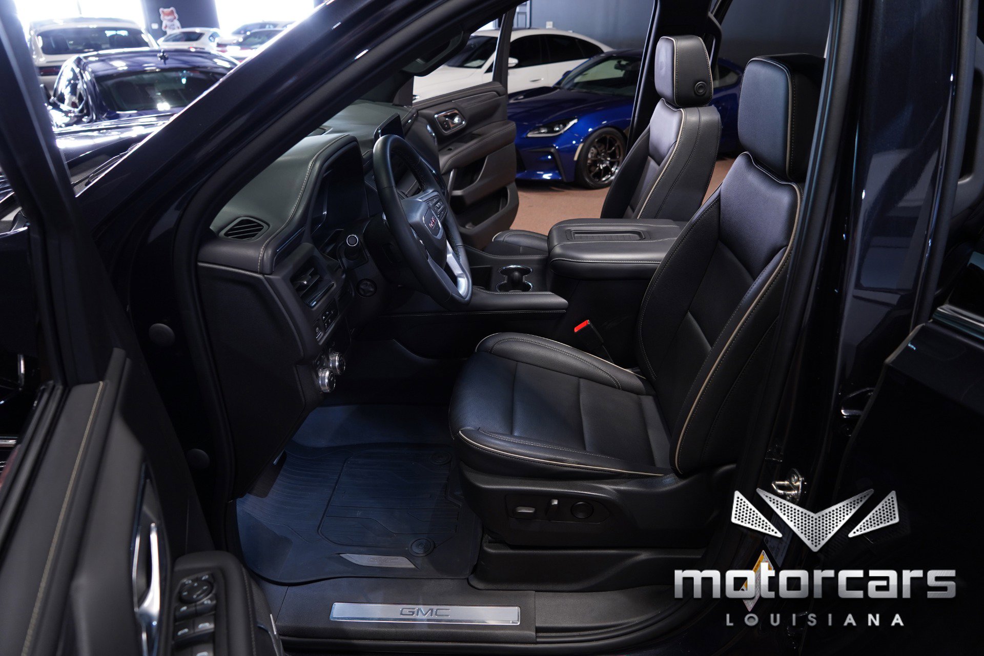 Used 2023 GMC Yukon SLT w/ SLT Premium Package image 26