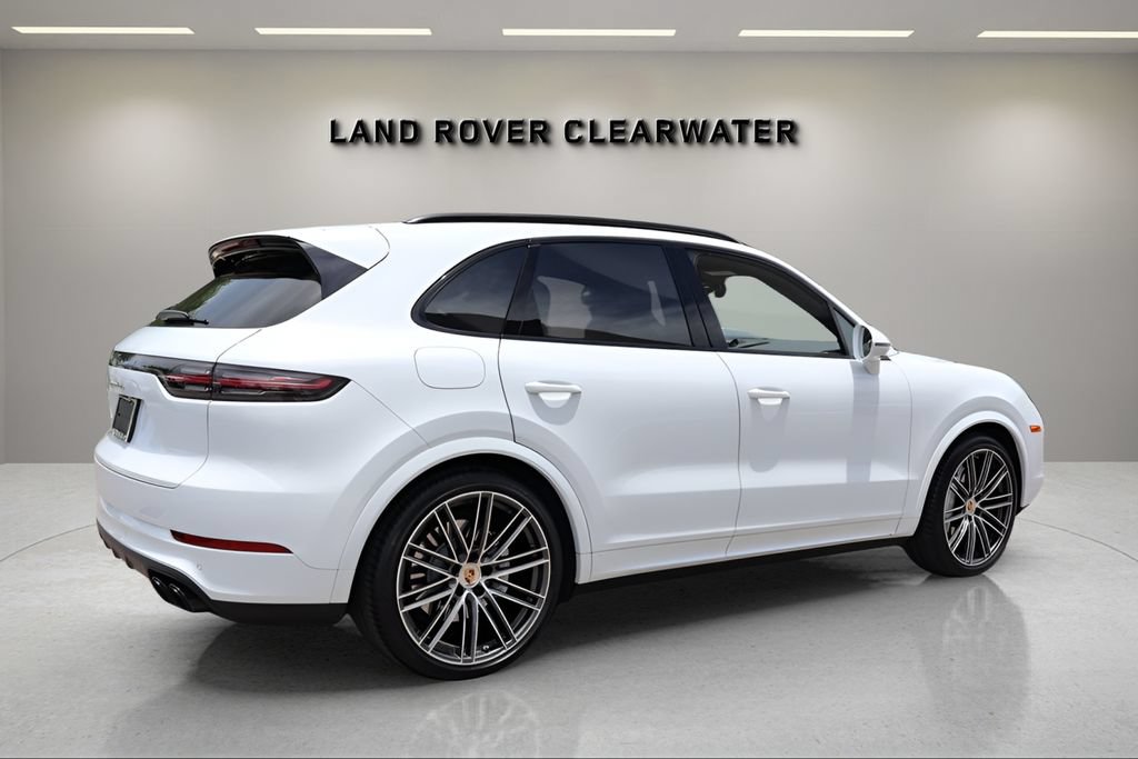 Used 2023 Porsche Cayenne Turbo AWD/4WD image 5