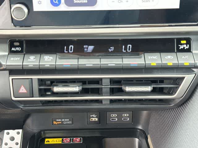 Used 2026 Toyota Camry SE FWD image 14