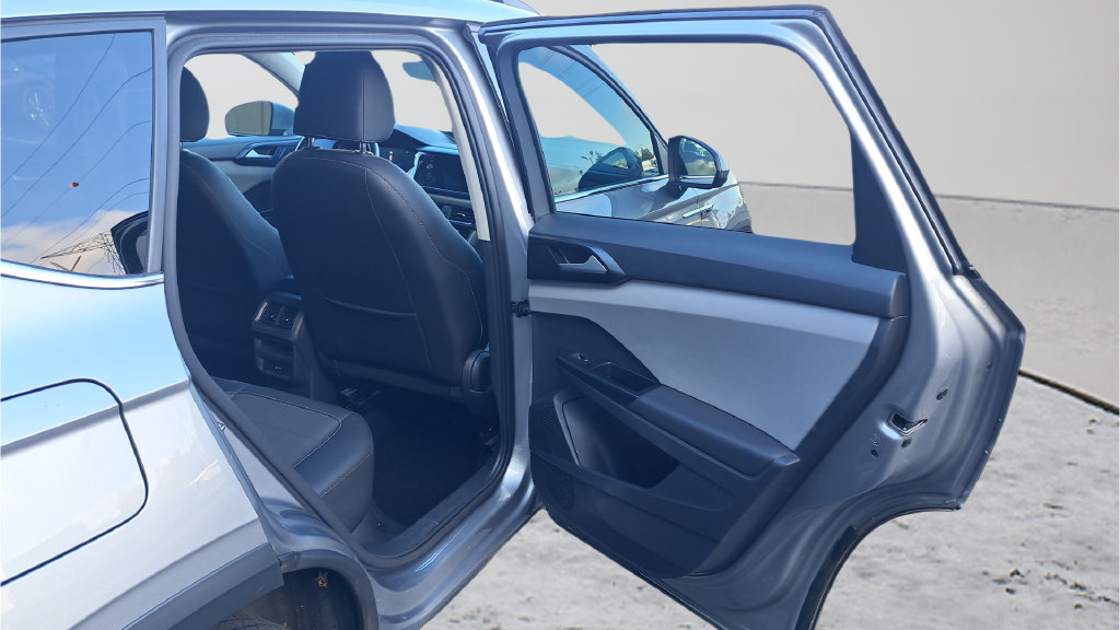Used 2023 Volkswagen Taos SE AWD/4WD image 20