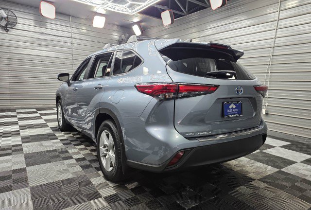 Used 2023 Toyota Highlander LE AWD/4WD image 8