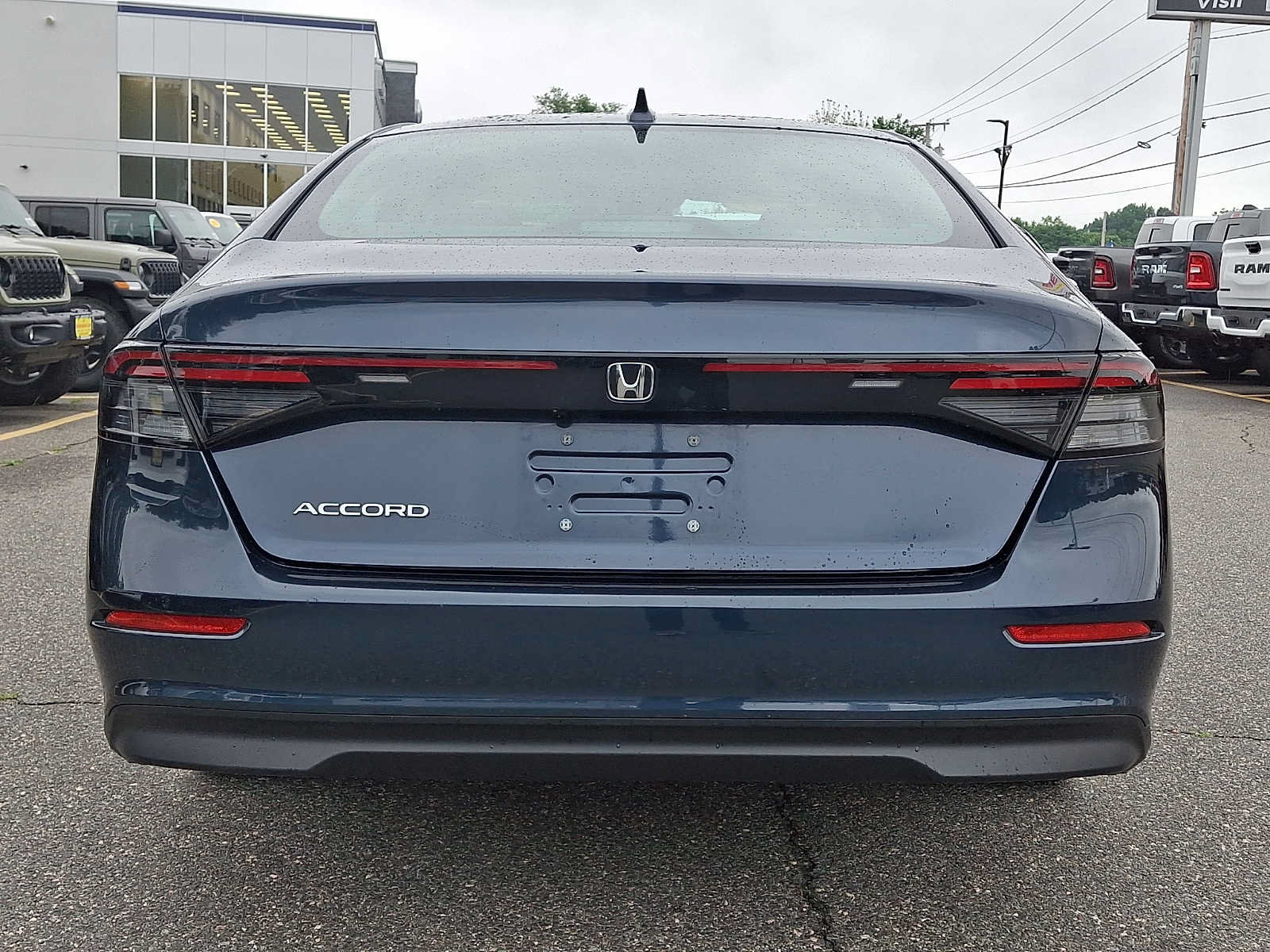 Used 2023 Honda Accord EX image 5