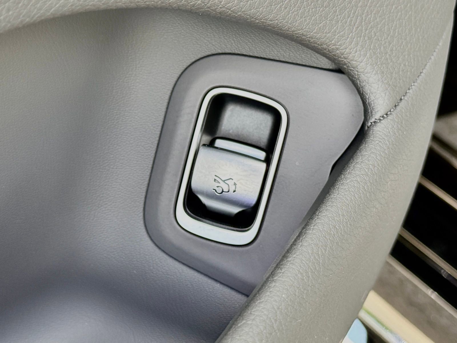 Used 2023 Mercedes-Benz S 500 4MATIC image 26