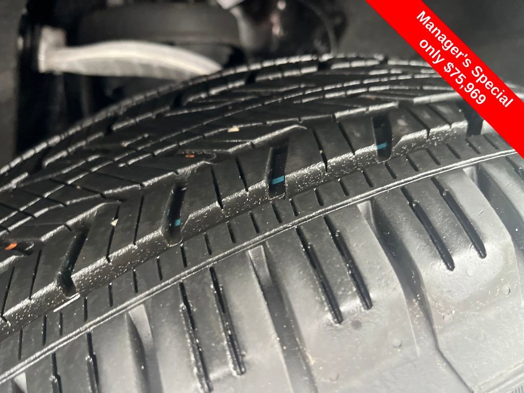 Used 2025 Chevrolet Suburban Premier image 19