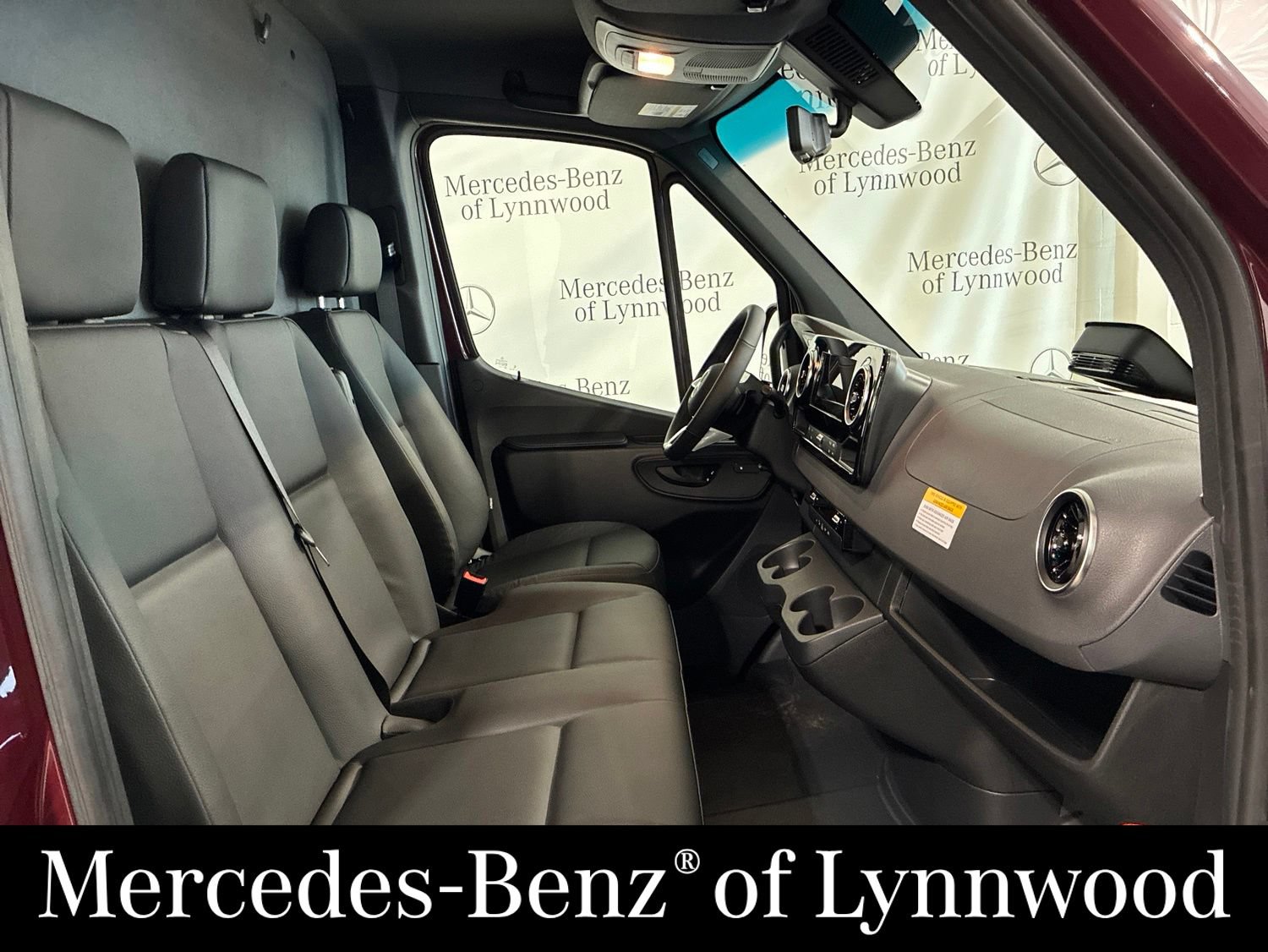 Used 2025 Mercedes-Benz Sprinter 2500 image 19