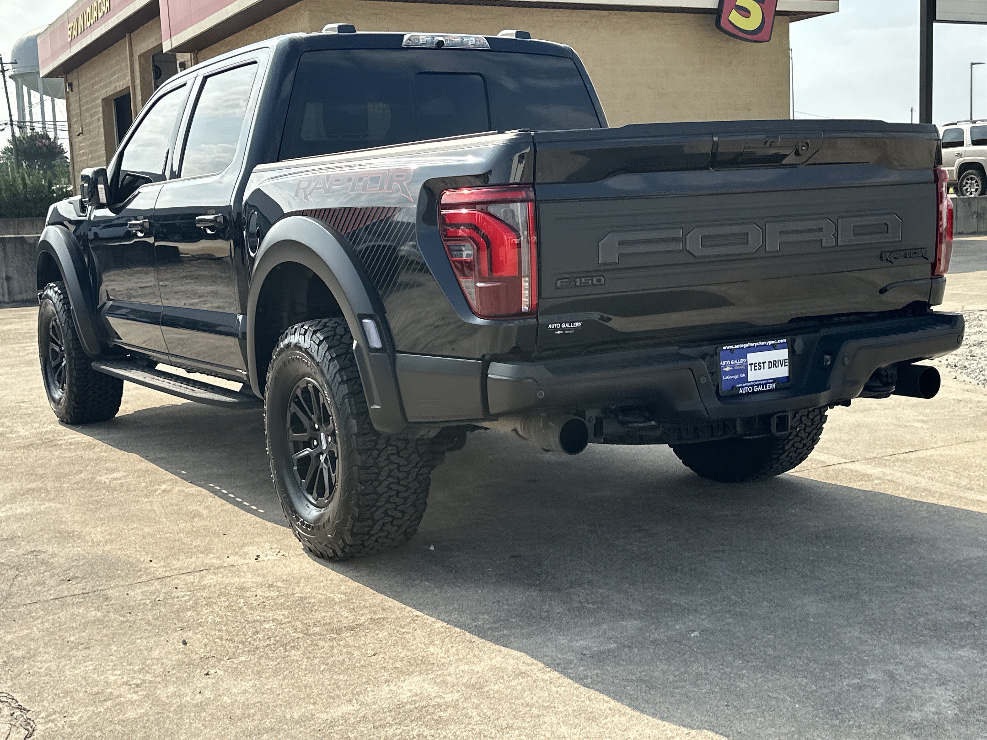 Used 2024 Ford F150 Raptor AWD/4WD image 8