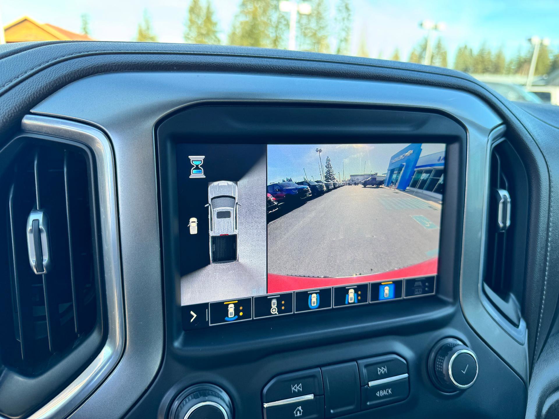 Used 2021 Chevrolet Silverado 1500 LTZ w/ LTZ Premium Package image 33