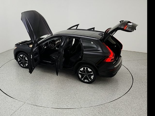 Certified 2026 Volvo XC60 B5 Plus AWD/4WD image 42