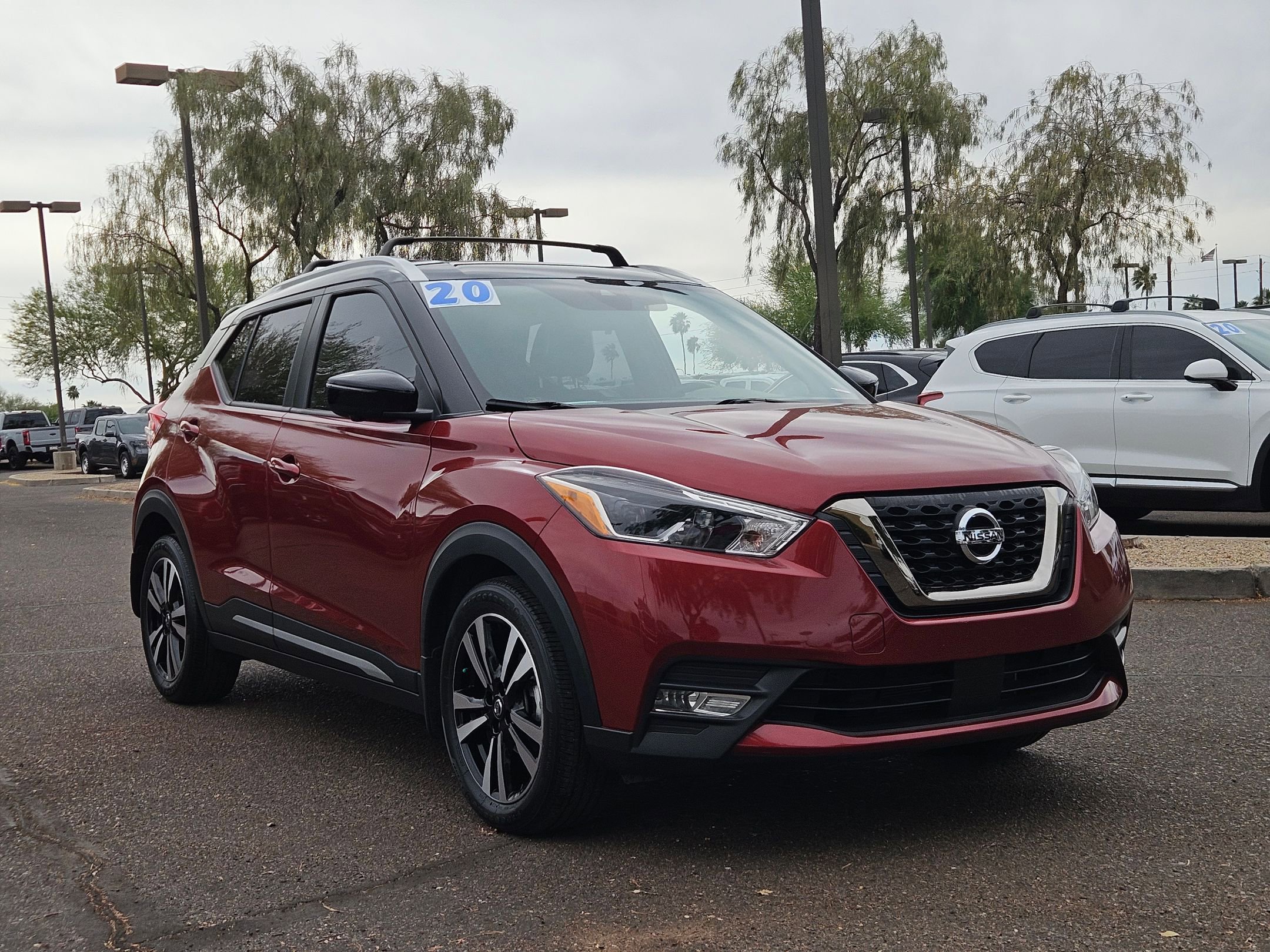 Used 2020 Nissan Kicks SR w/ SR Premium Package FWD image 3